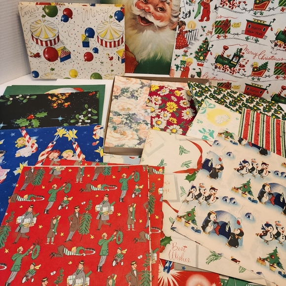 DELUXE Vintage Christmas Gift Wrap Ensemble + Box w/ 20+ Sheets No Tags - Picture 4 of 5